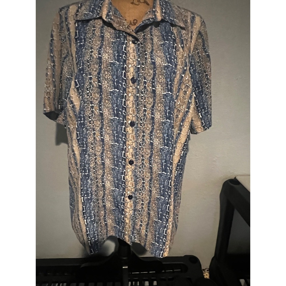 Donnkenny Classics Blue Tan Snakeskin Print Crinkle Button Down Shirt Large